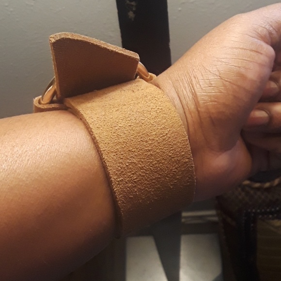 Brown Leather Thick Strap bracelet - Picture 3 of 3